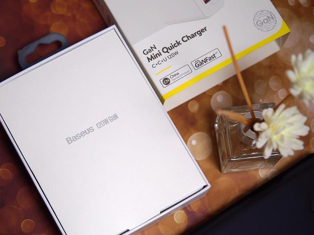 Baseus倍思GaN 120氮化镓充电器:小巧快速奥利给