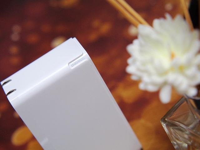 Baseus倍思GaN 120氮化镓充电器:小巧快速奥利给