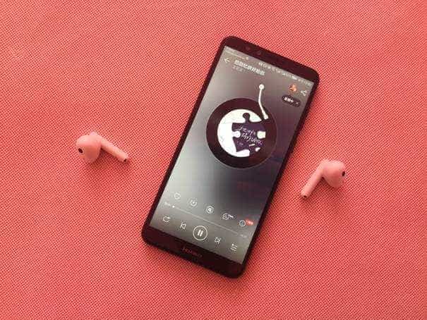 听歌、游戏、看电影一个击音F1真无线蓝牙耳机全搞定