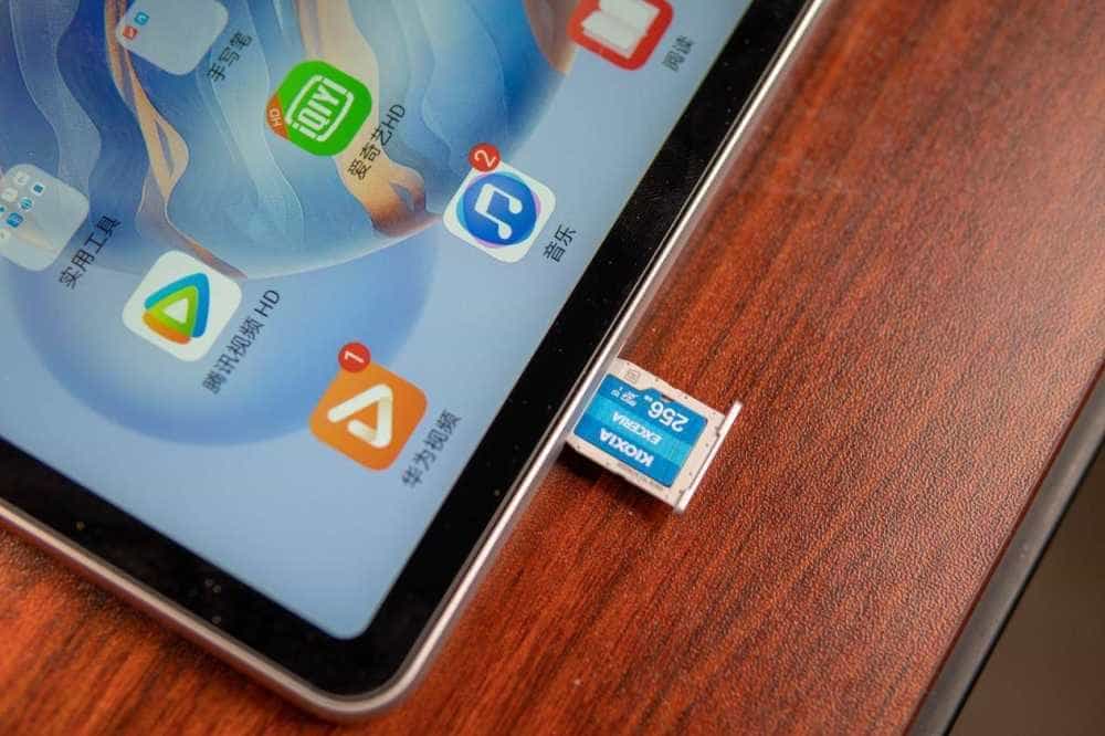 平板内存吃紧?超值扩容 铠侠microSD卡高速读取给你额外存储空间
