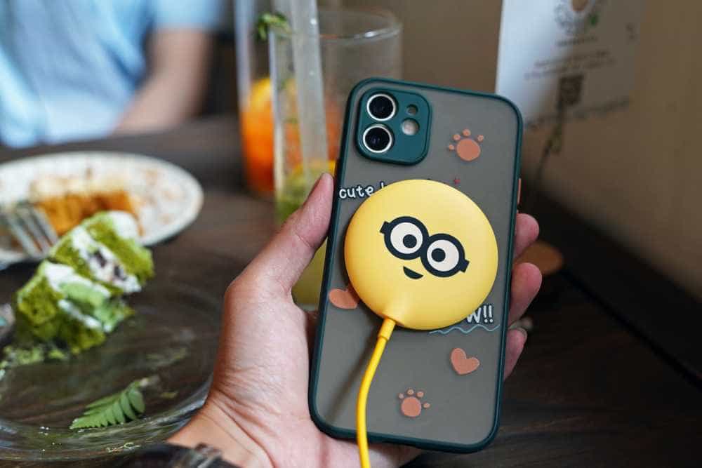 小黄人大眼萌,努比亚小黄人Magsafe无线磁吸快充套装开箱