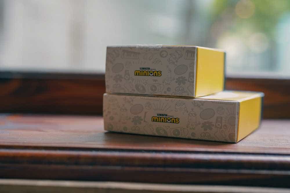 小黄人大眼萌,努比亚小黄人Magsafe无线磁吸快充套装开箱