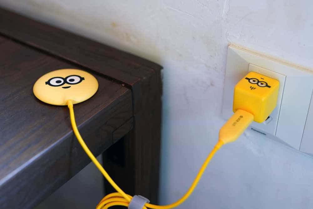 小黄人大眼萌,努比亚小黄人Magsafe无线磁吸快充套装开箱