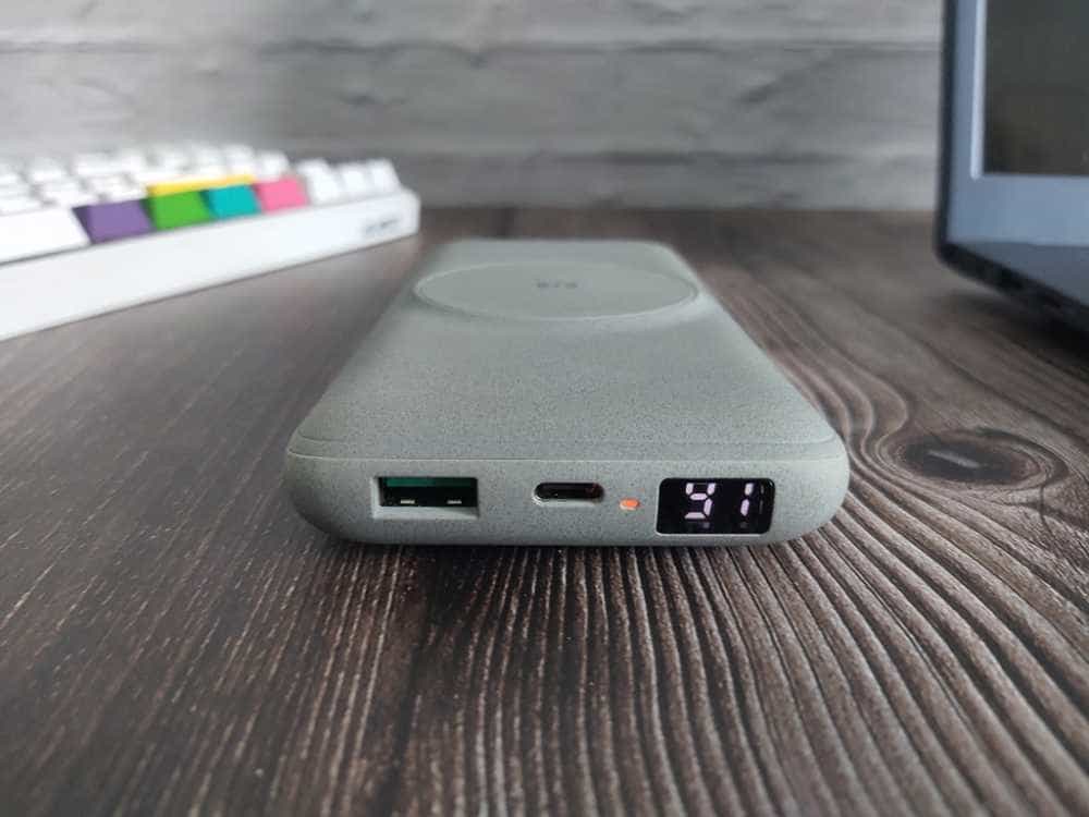 大功率超级快充 磁吸无线充电宝 从此告别电量恐慌