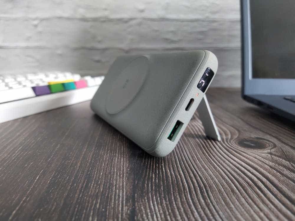 大功率超级快充 磁吸无线充电宝 从此告别电量恐慌