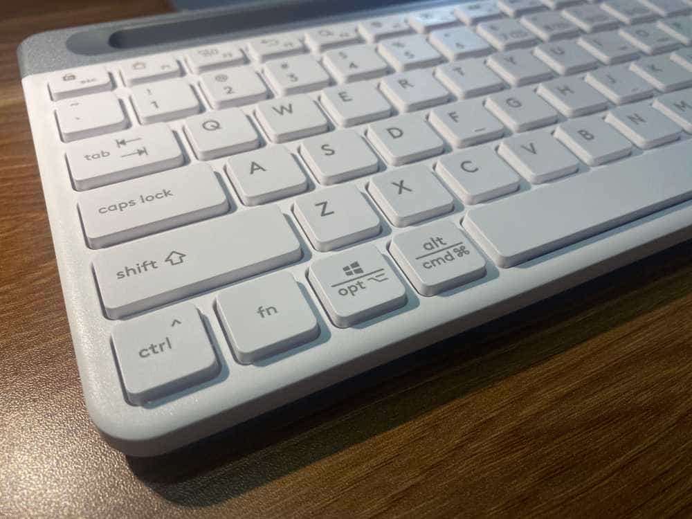 A4Tech双飞燕飞时代系列双模无线FBK25+鼠标FB35CS：依然高效贴心