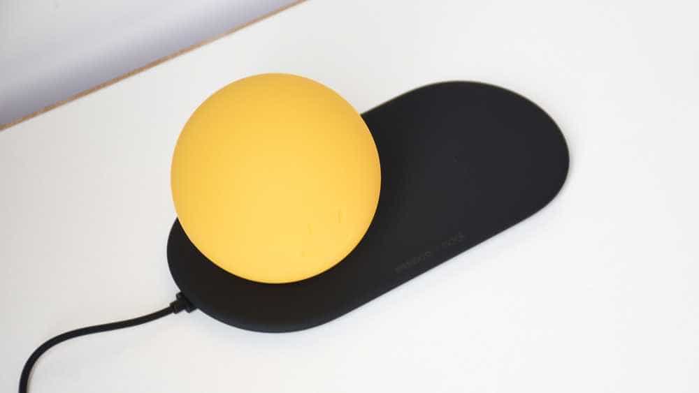 华硕a豆怪无线充电夜灯奇鹅版：IP联名设计 照明充电两不误