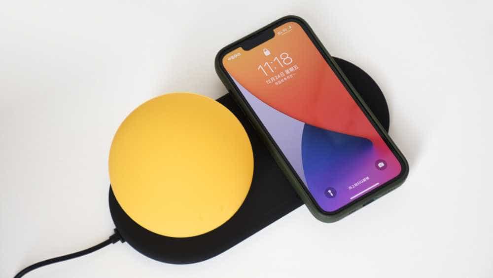 华硕a豆怪无线充电夜灯奇鹅版：IP联名设计 照明充电两不误