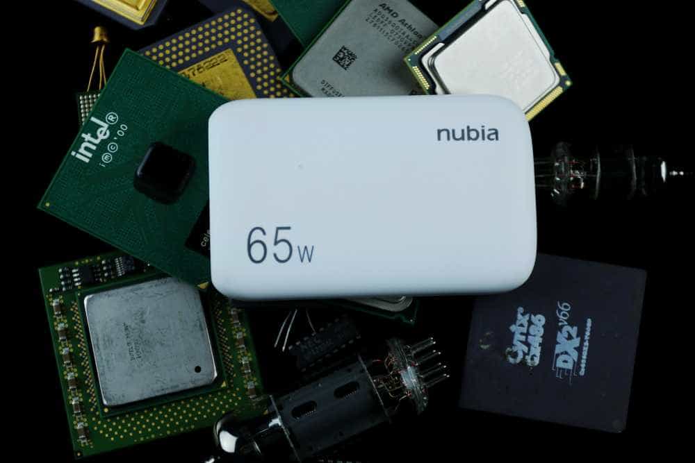 跑步进入全民快充时代——努比亚大白65W超薄氮化镓充电器实测