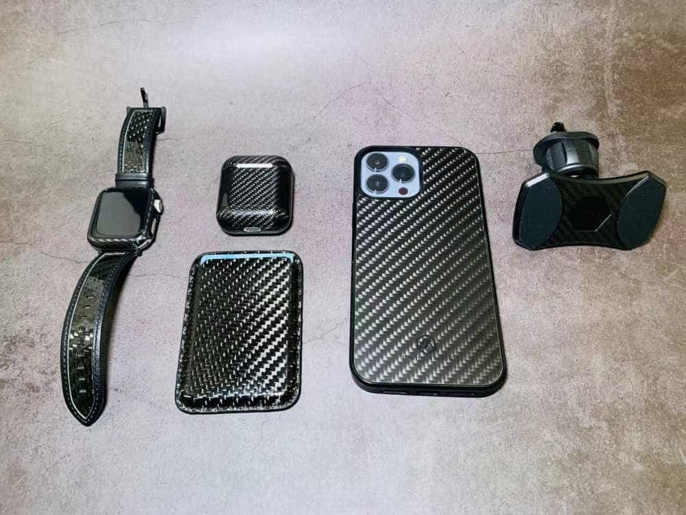 保护界的“西装暴徒”—墨罗真·碳纤维苹果保护全家桶体验