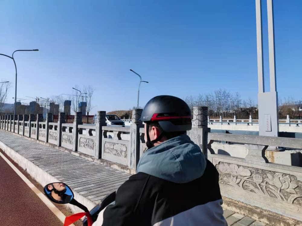 Helmetphone智能头盔：摔倒报警、SOS自动求救