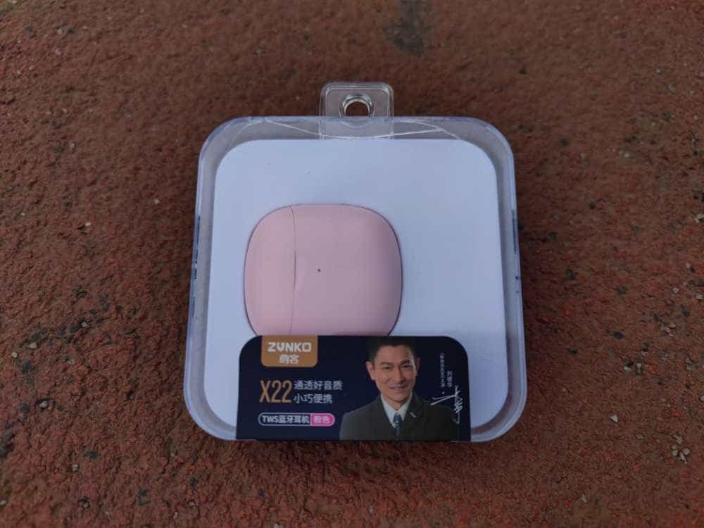 小巧玲珑的外观，粉嫩的颜色，尊客X22带给你无穷想象！