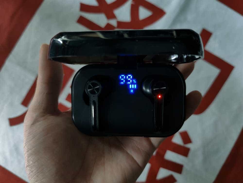 “英雄”电竞耳机，给你带来更强音质的体验