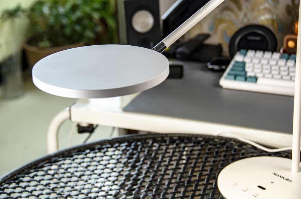 PE自适应智能调光，还原太阳光照体验，南卡护眼台灯L1