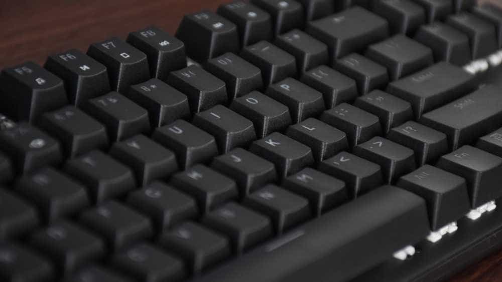 雷柏V500 Pro 87键：自研轴体加持，绚丽灯效点缀