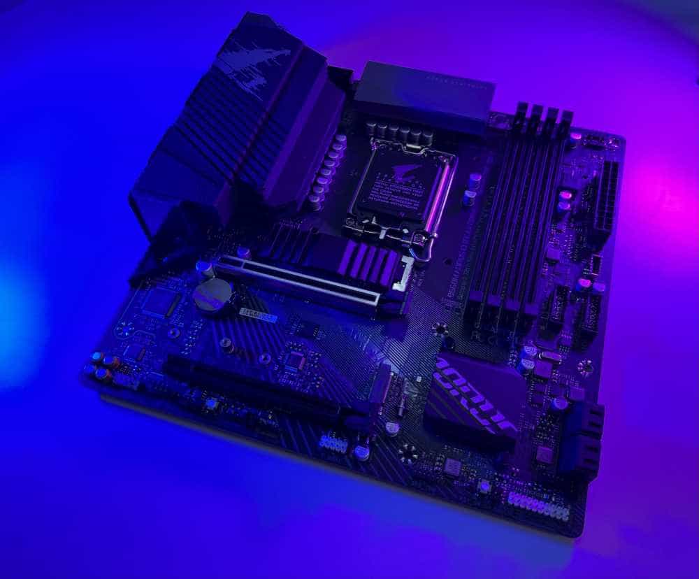 技嘉小雕B660M电竞主板开箱，供电出众散热强