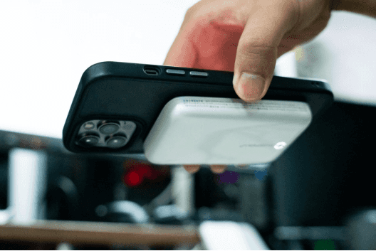 迷你轻巧,沃品(WOPOW)PD20瓦磁吸充电宝