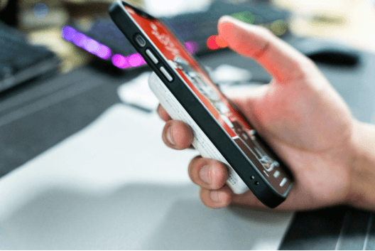 迷你轻巧,沃品(WOPOW)PD20瓦磁吸充电宝