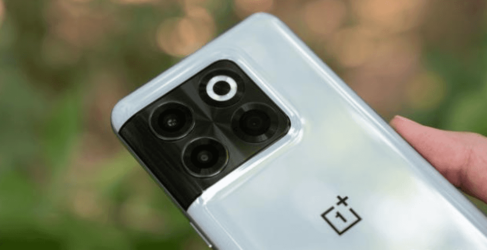 骁龙8+处理器+16GB大内存+150W快充，仅需3499起，压力给到红米K50至尊版