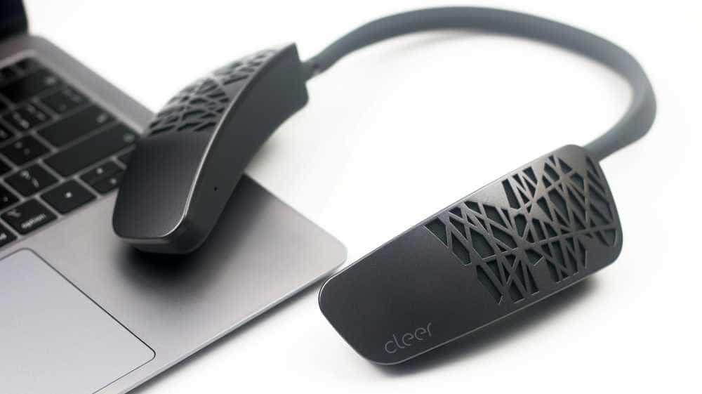打开Cleer HALO无线颈戴音箱，就想得到有设计感还得体的它