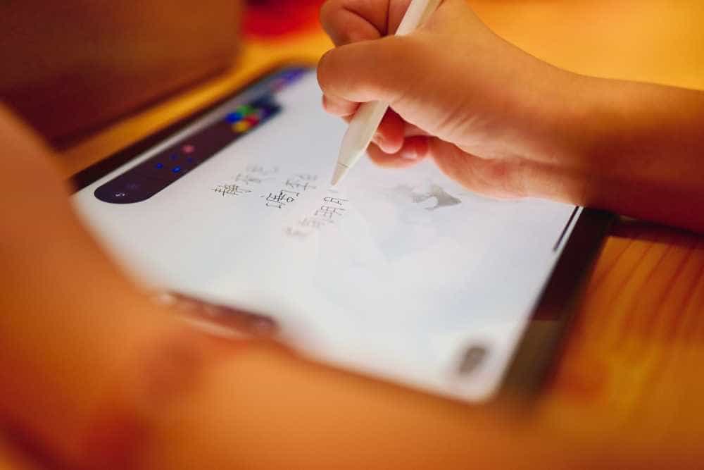 百元价位千元体验，体验南卡Pencil无线充版