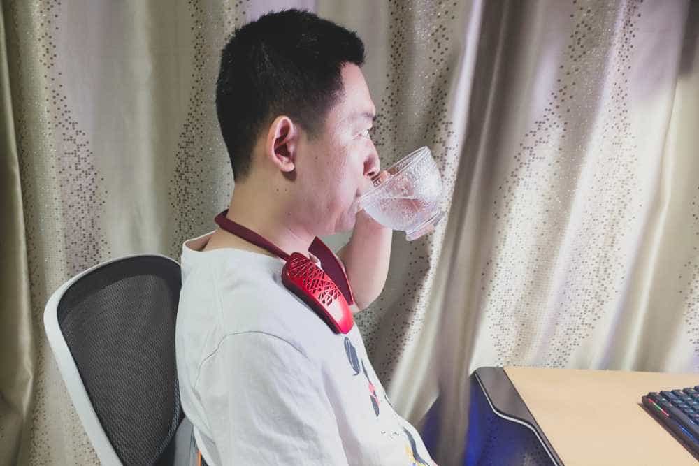 3D音效方可更惬意，这款颈戴音箱刷新我的音箱认知