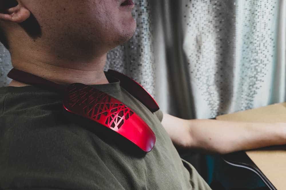 3D音效方可更惬意，这款颈戴音箱刷新我的音箱认知