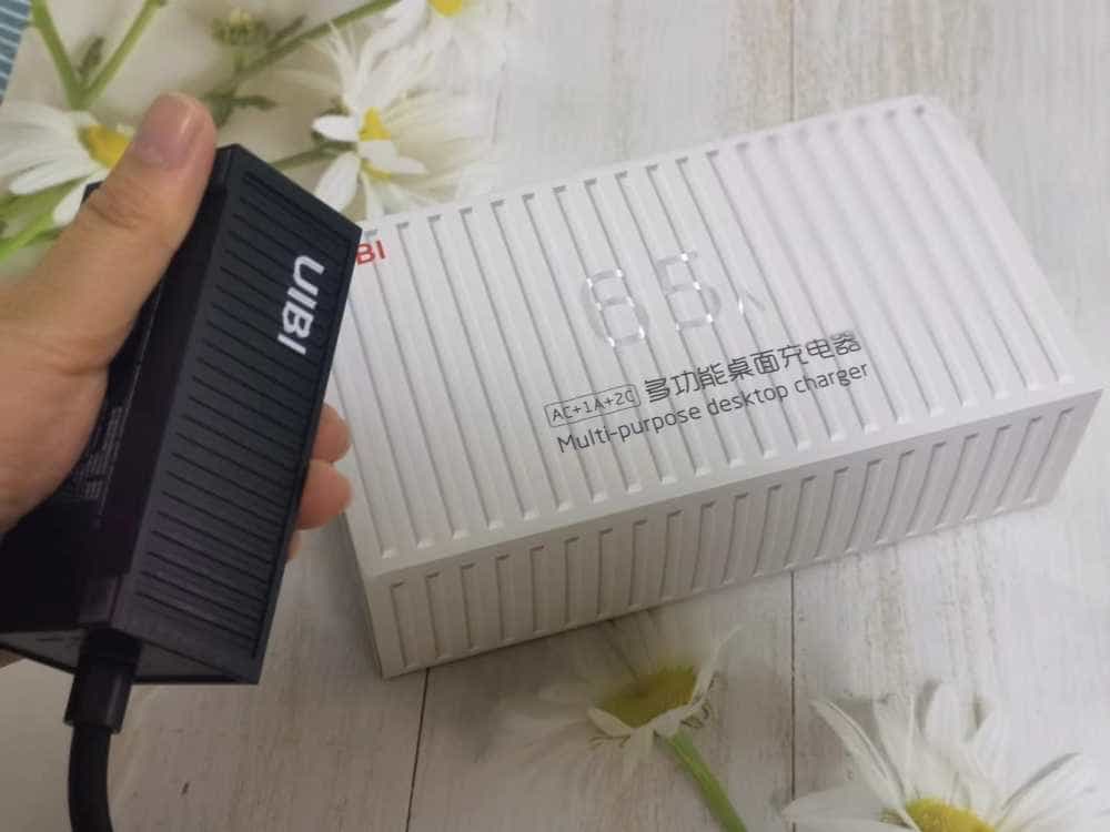UIBI柚比65W氮化镓多功能桌面充电器,轻松告别桌面混乱!