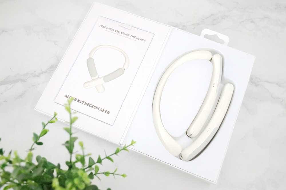 倍思N10挂脖穿戴式音箱评测，解放双耳，听音新潮流