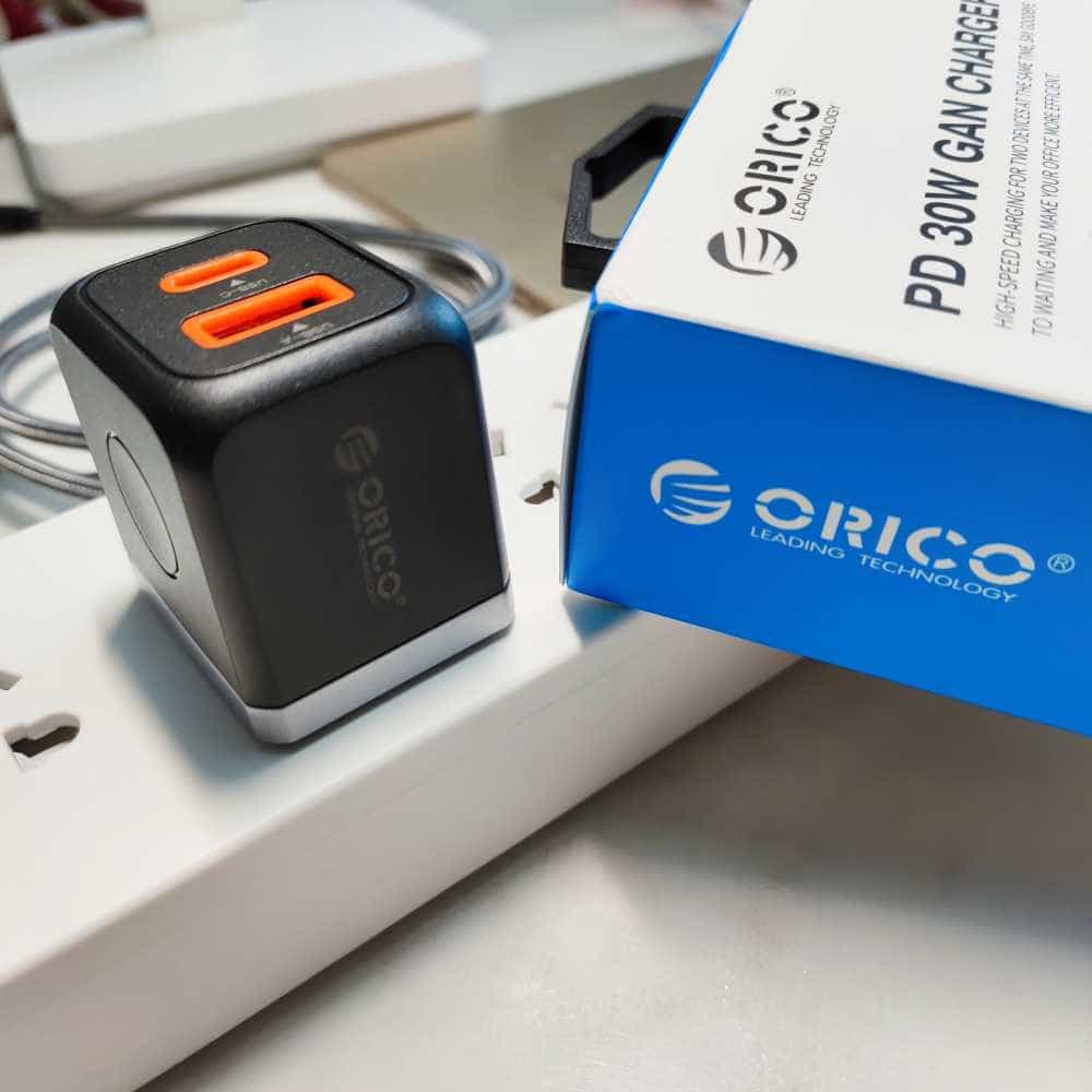 GaN*30w双口快充经久耐用，轻巧便携颜值顶流