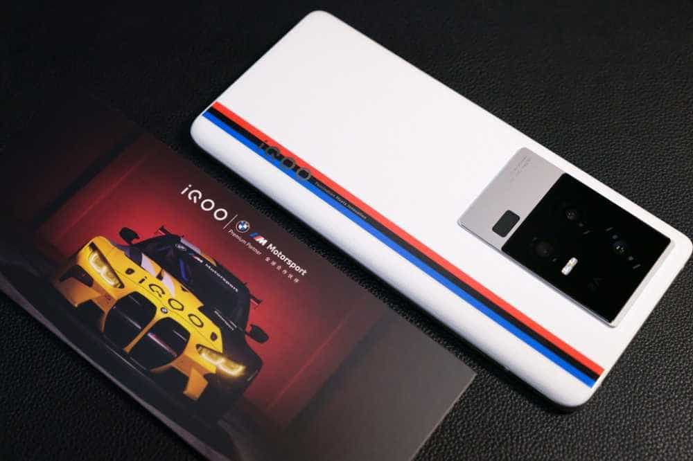 iQOO 11传奇版图赏：“速度美学”的完美展现