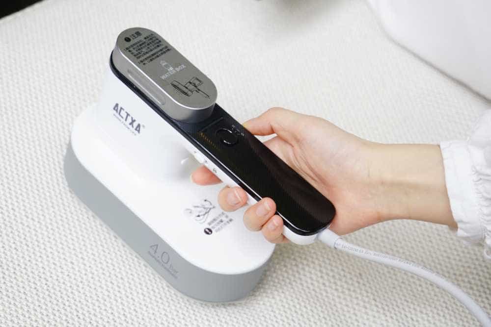 精致生活：由衣着赋予，阿卡驰手持挂烫机上手实测