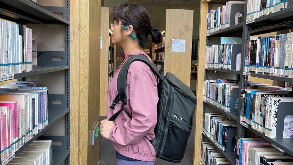 简约舒适人性化，我的通勤伴侣超能装-光影行星『纪元』双肩背包使用体验分享