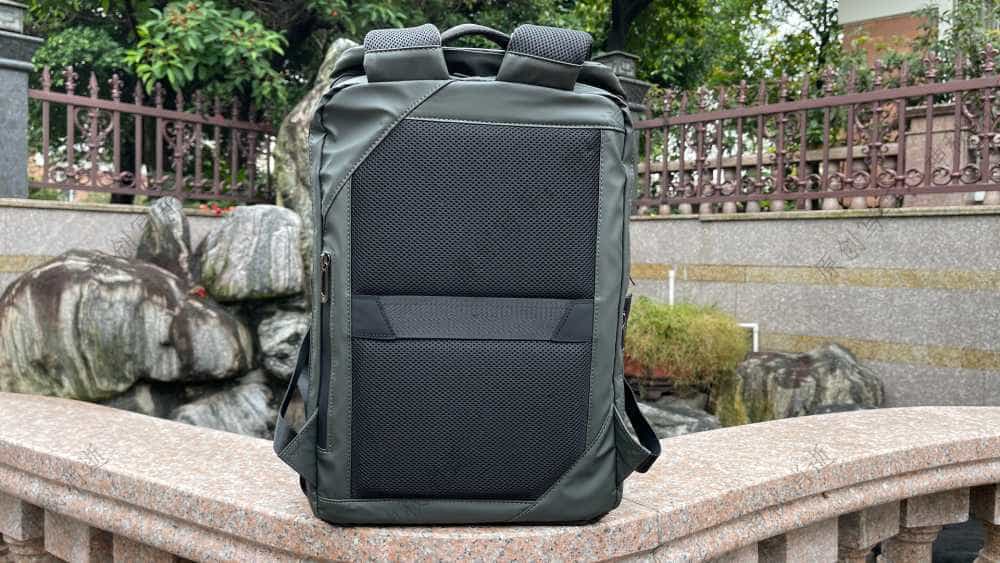 简约舒适人性化，我的通勤伴侣超能装-光影行星『纪元』双肩背包使用体验分享