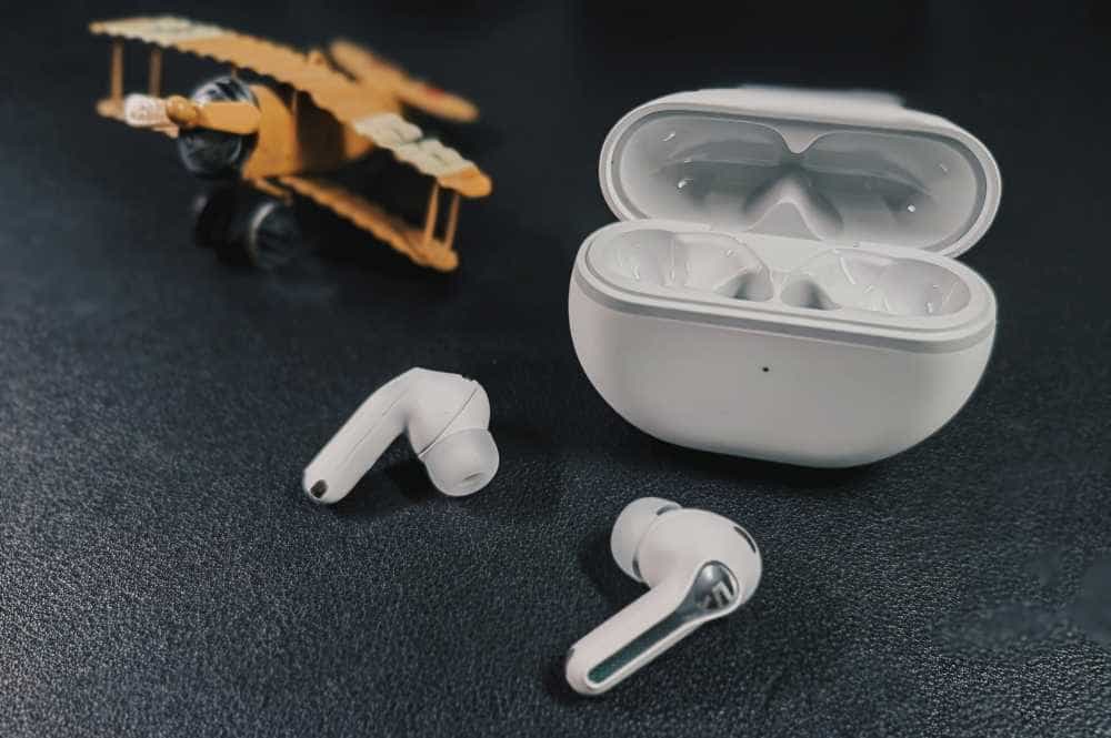 高性价比Hi-Res无线降噪耳机，百元能够体验到的“小金标”音质耳机