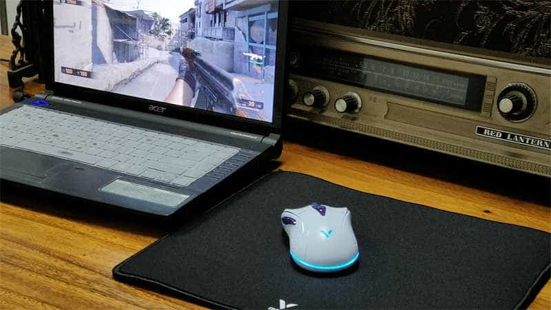 复刻经典，微操之选。雷柏V300W双模无线游戏鼠标