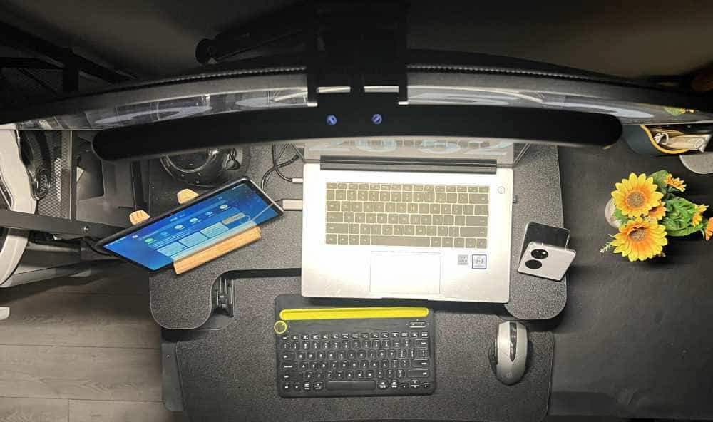 桌搭必备！这款不挑屏幕，性价比不错的曲面屏幕挂灯！