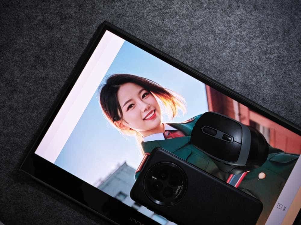 面对不同两种声音，使用联合创新15Q1F便携屏10天后我发现，对不起，大家全错了