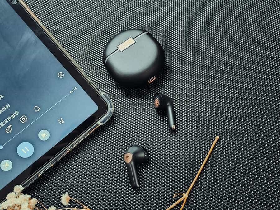 泥炭Air4主动降噪耳机评测：高通旗舰音频技术，无损解码更出众！