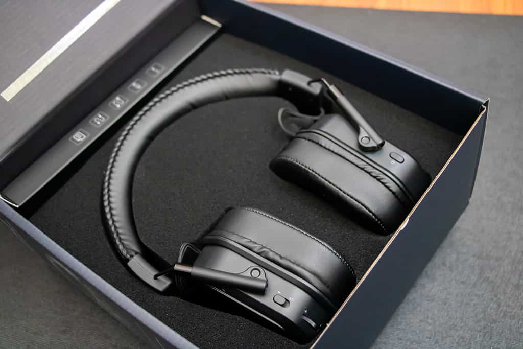 电竞好搭档：雷柏VH850多模游戏耳机，性价比之王！