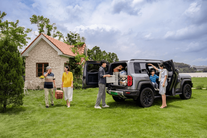 凭什么？方程豹汽车交付超十万台，跻身新势力最快品牌TOP3！