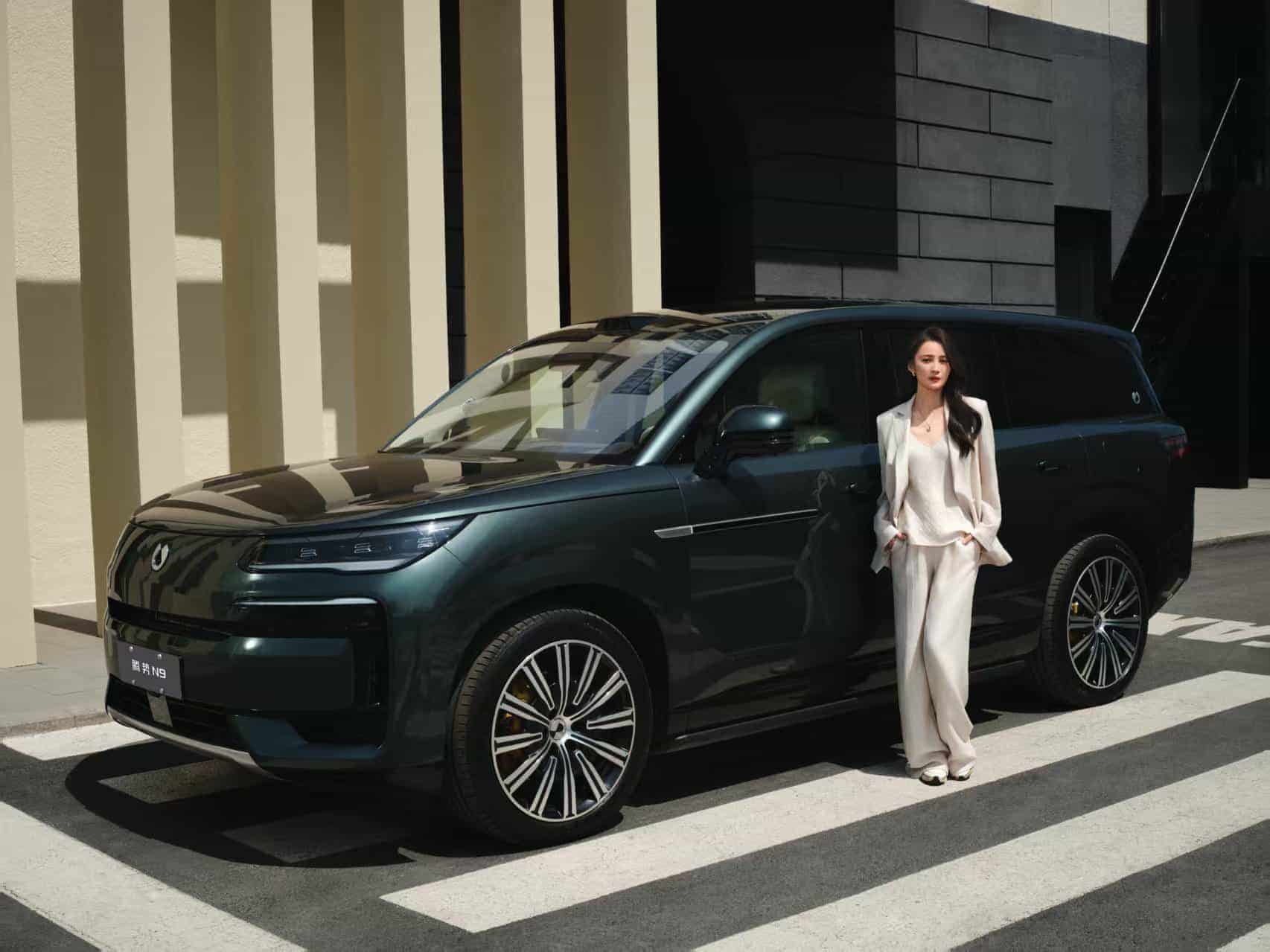 腾势携手蒋勤勤：开启科技优雅出行！