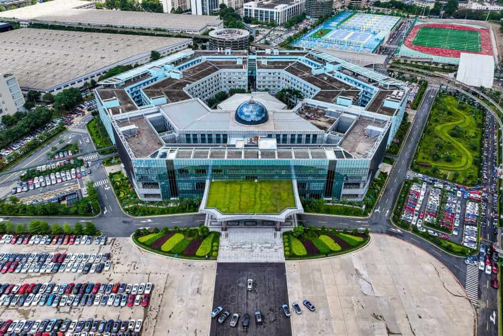 当真相被遮蔽，谁为“孤勇者”点亮前路？