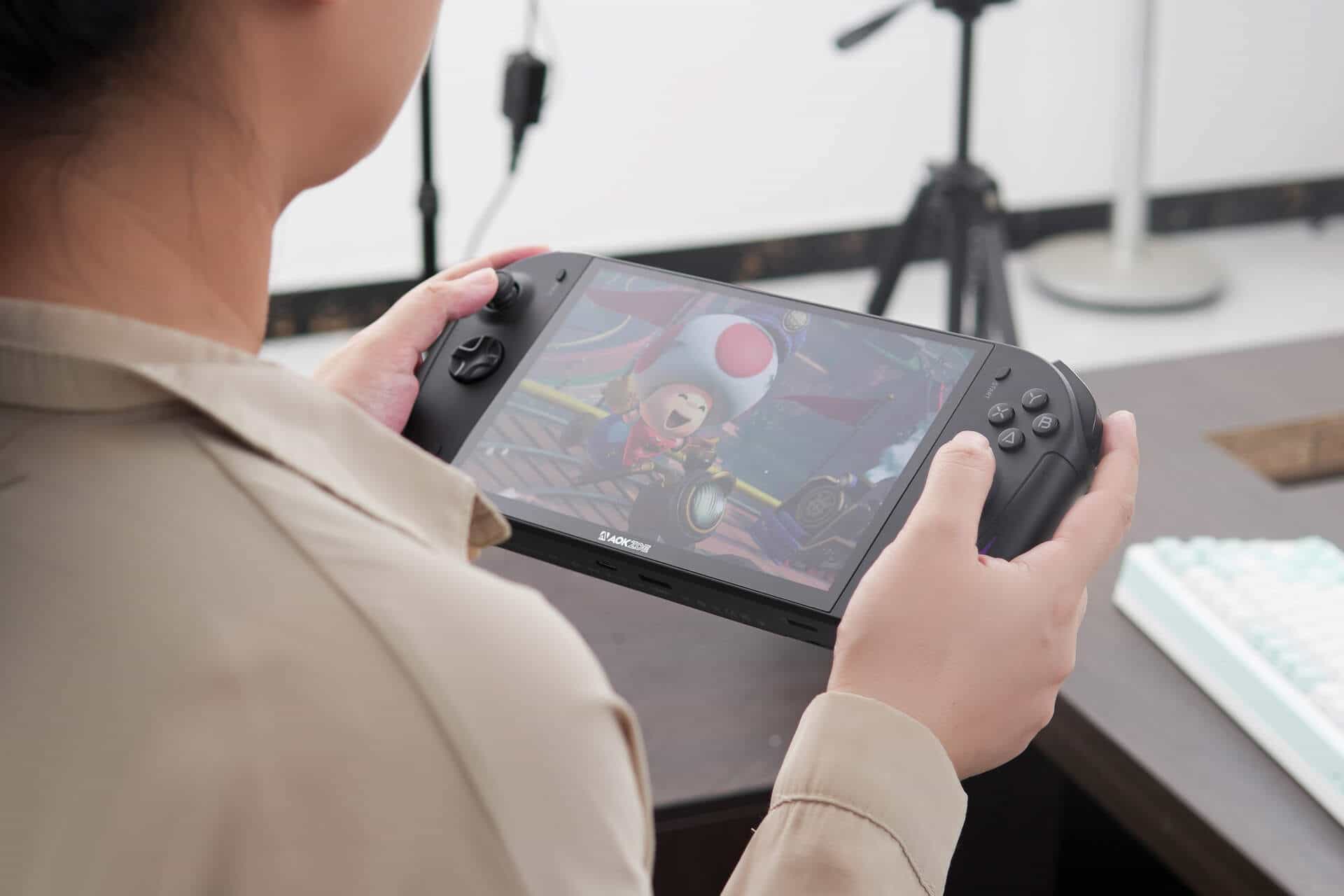 新一届「掌王」出炉！AMD HX370处理器！奥克A1X游戏掌机鉴赏