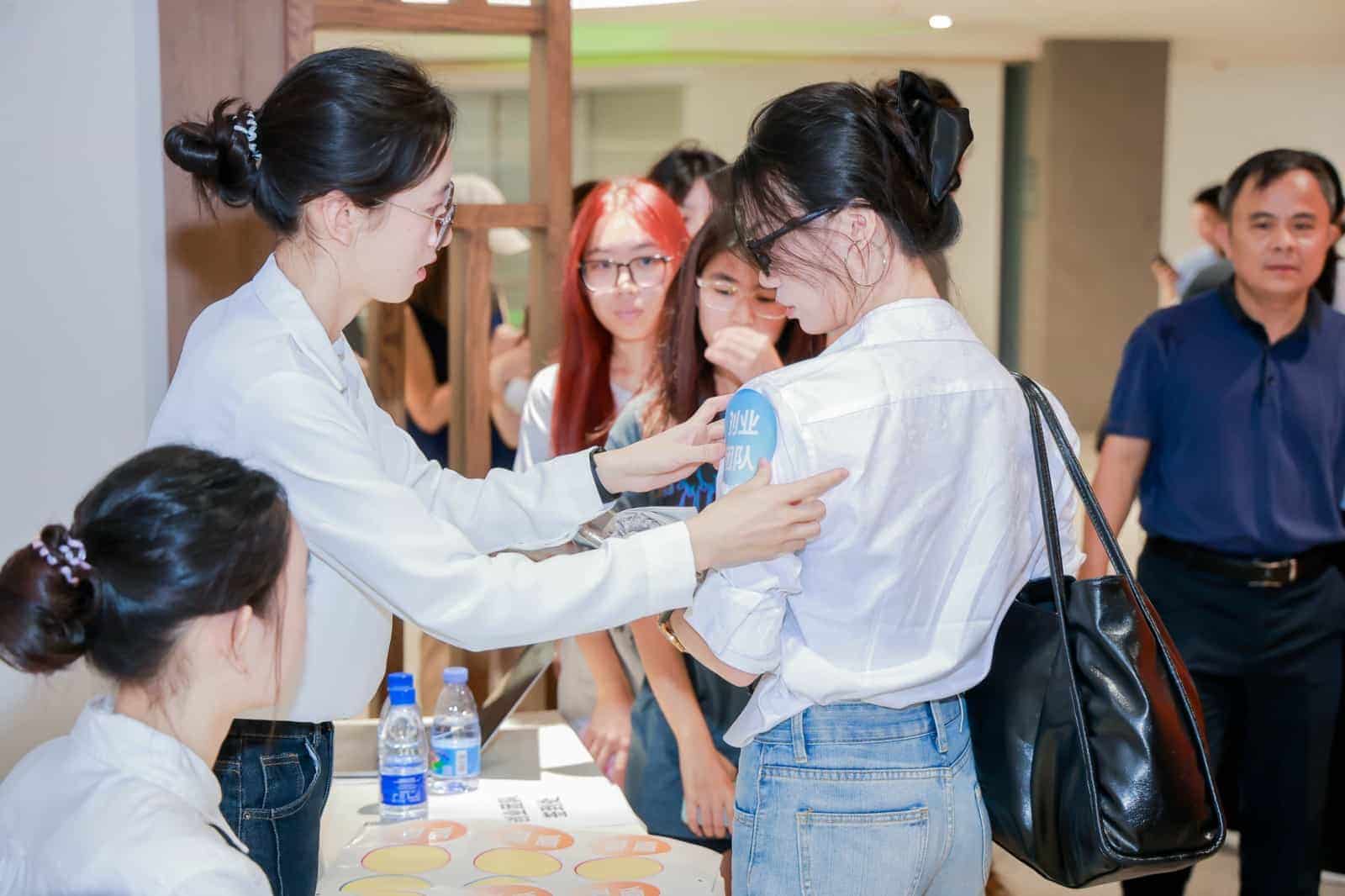 阿里国际站将在全国设立大学生跨境创业孵化中心