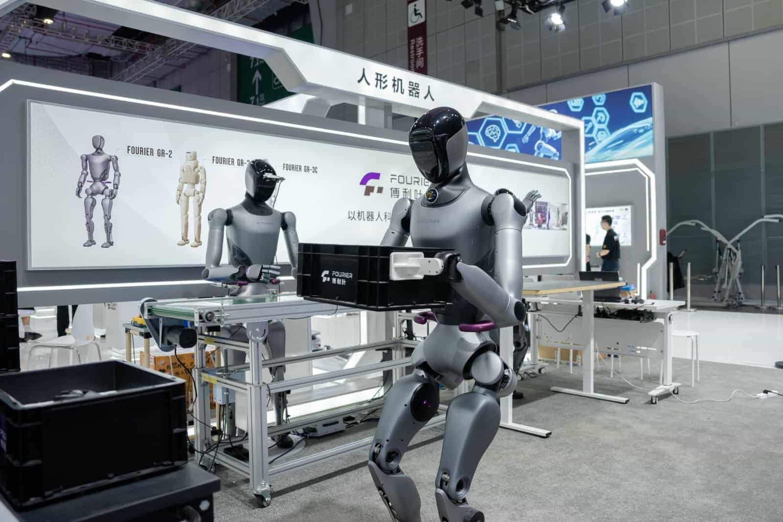 傅利叶携GR-3C“宇航员”及工业场景解决方案首次亮相工博会