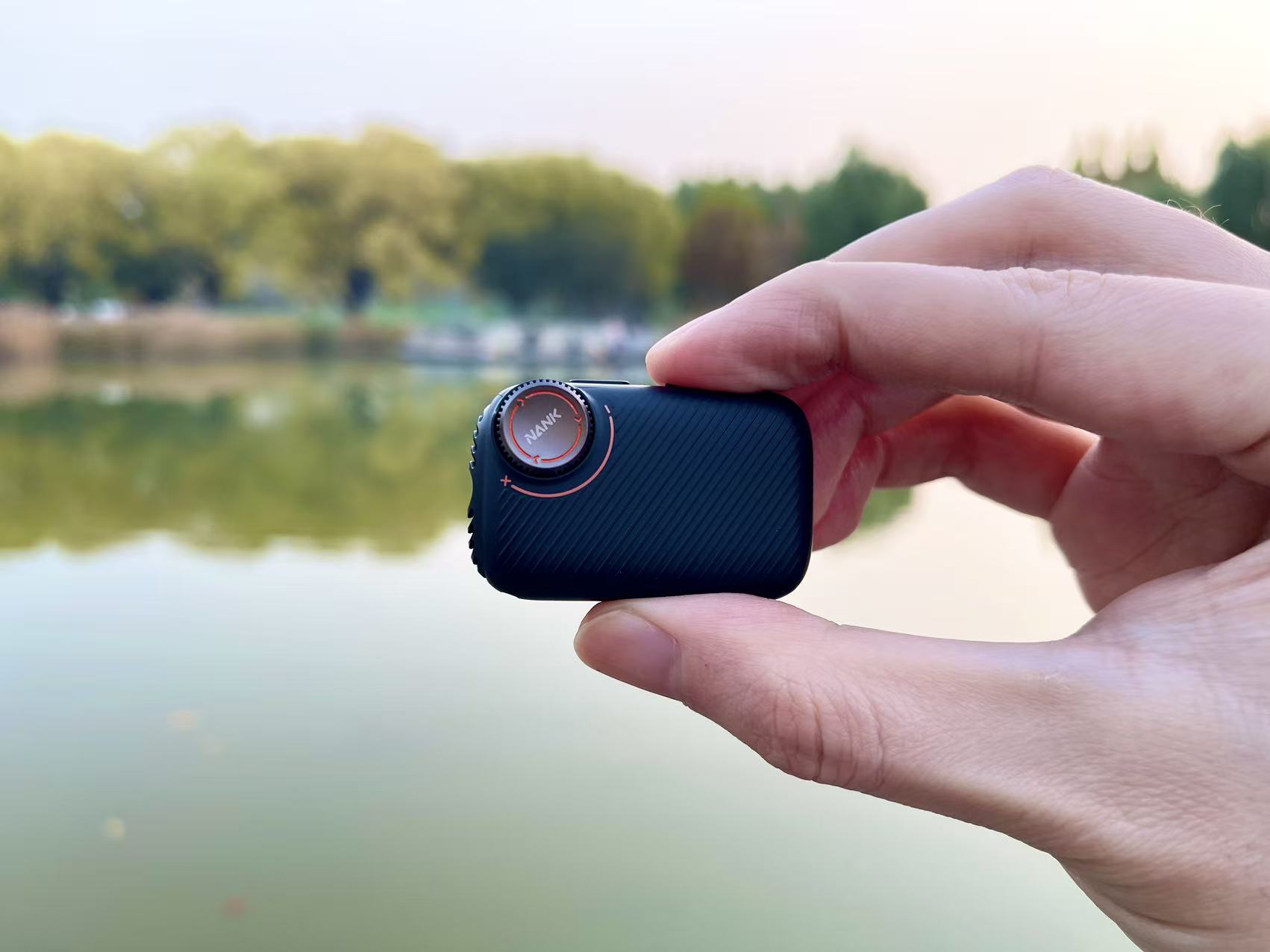 【好物测评】拯救短视频收音焦虑：南卡Qmic领夹麦克风