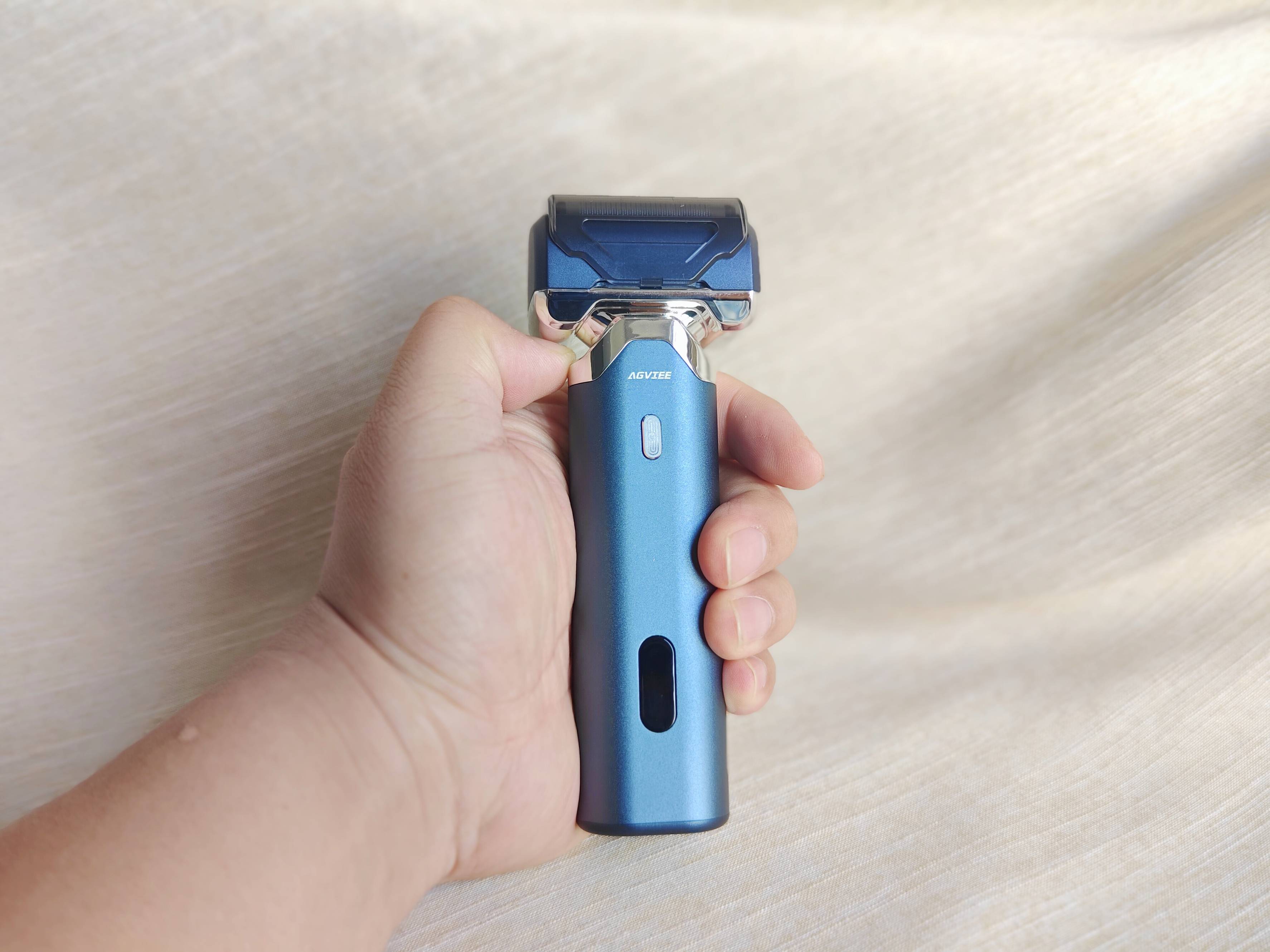 胡须无处遁形!五刀头27000转强劲性能直追千元机,未野MRX剃须刀测评