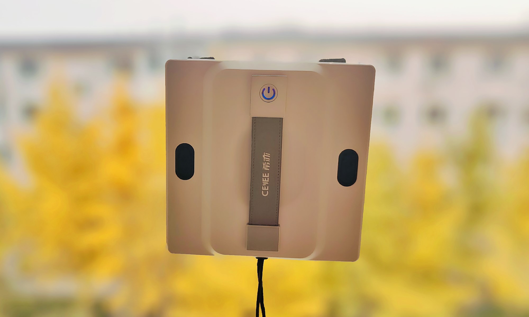 科技擦窗小能手,智能生活更轻松——希亦W1擦窗机器人测评