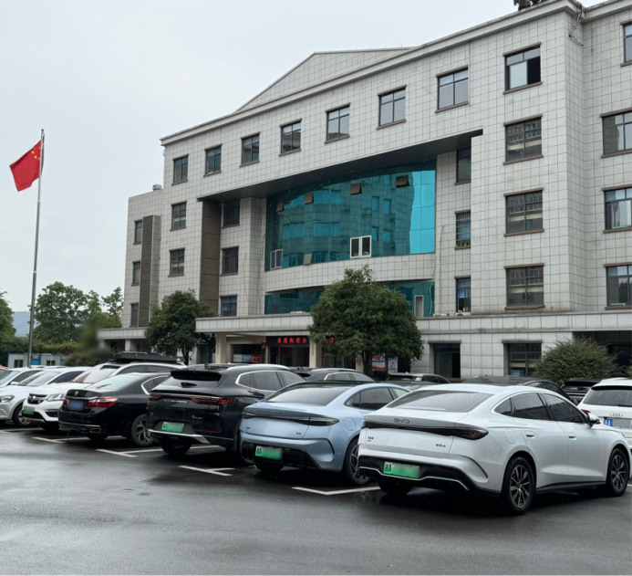 政府大院里的比亚迪，开启通勤新风尚！